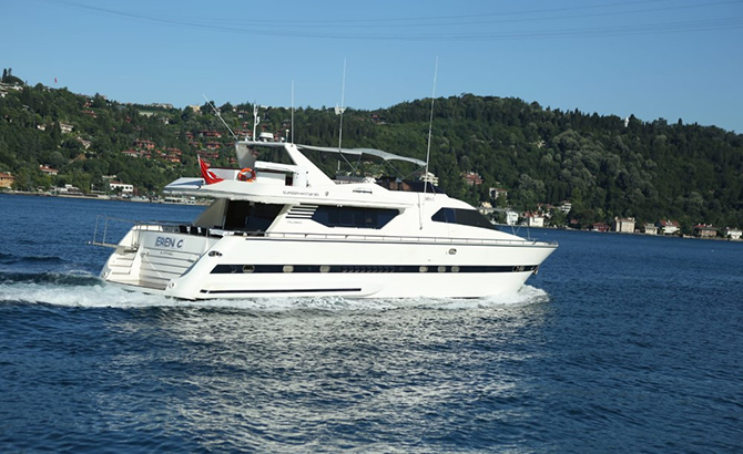 YACHT TOURS